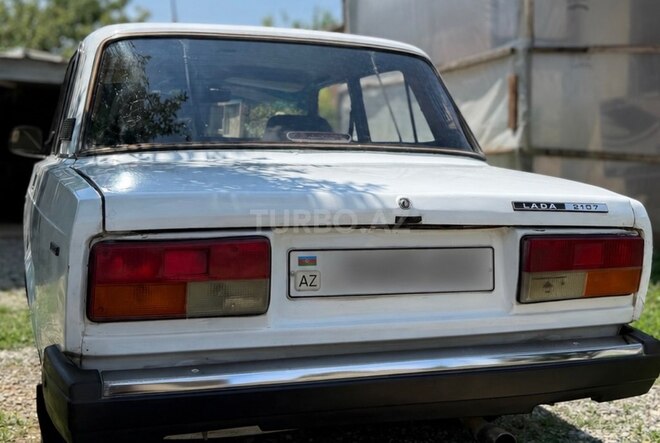 LADA (VAZ) 2107-2