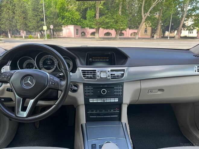 Mercedes E 220-6