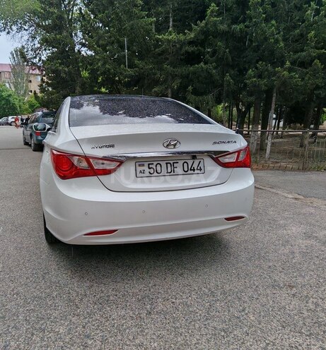 Hyundai Sonata-5