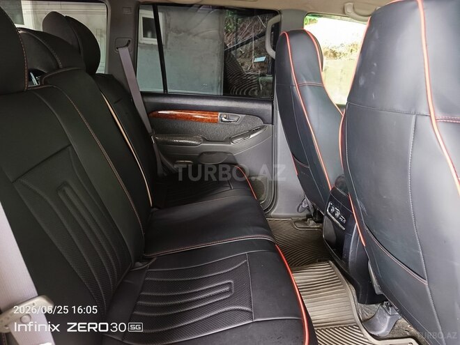 Toyota Land Cruiser Prado-8