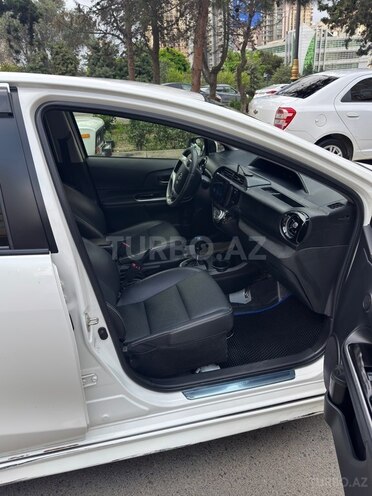 Toyota Aqua 2015, 238,000 km - 1.5 l - Bakı