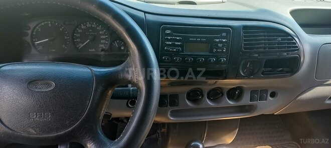 Ford Transit-14