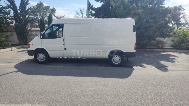 Ford Transit-5