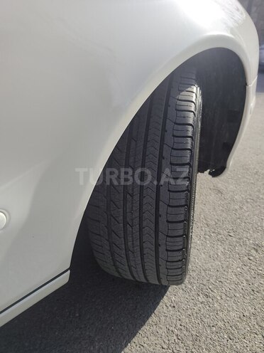 Mercedes E 200-4