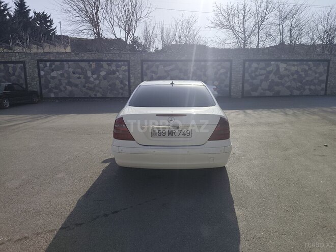 Mercedes E 200-5