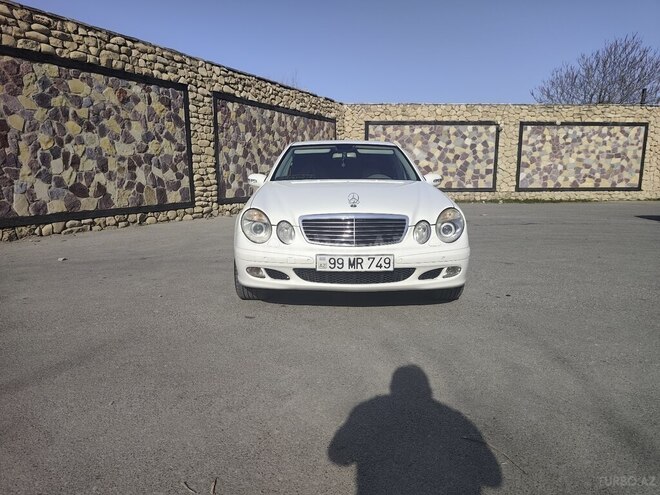 Mercedes E 200-1