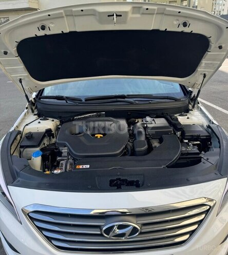 Hyundai Sonata-15
