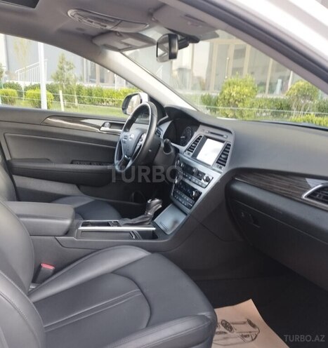 Hyundai Sonata-18
