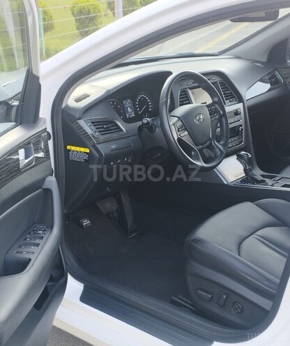 Hyundai Sonata-17