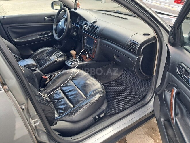 Volkswagen Passat-5