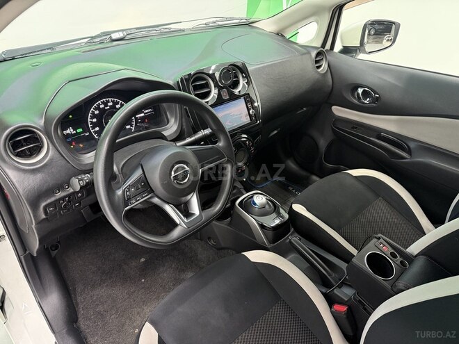 Nissan Note-8