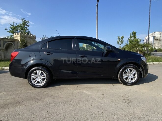 Chevrolet Aveo-5