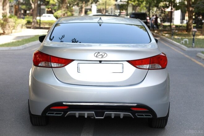 Hyundai Elantra-5