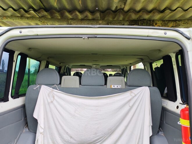 Ford Transit-9