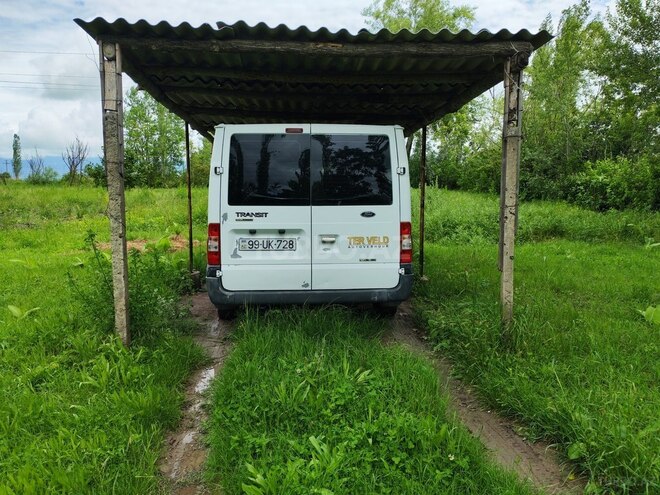 Ford Transit-10