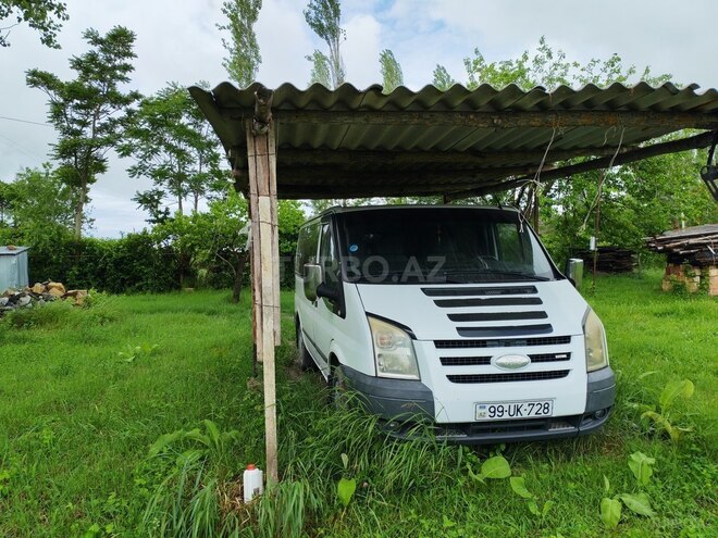 Ford Transit-1