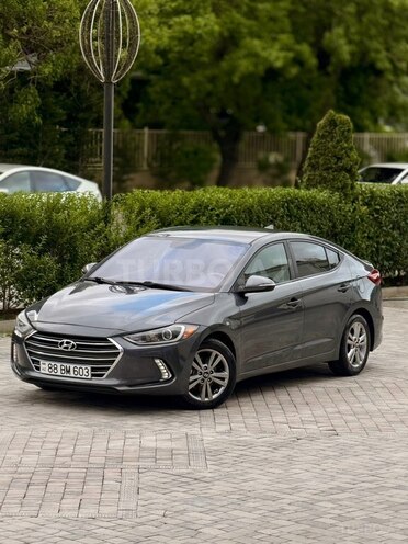 Hyundai Elantra-1