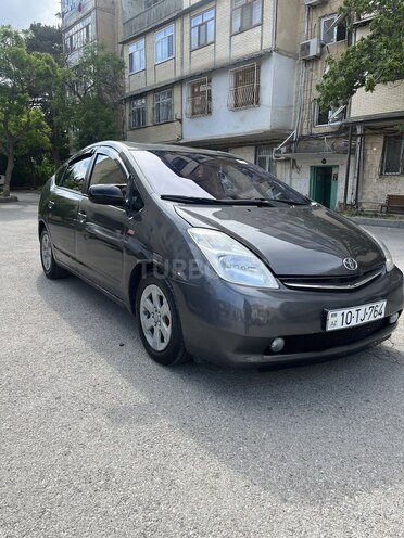 Toyota Prius-3