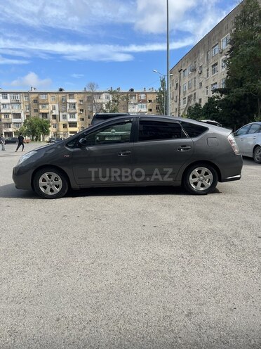 Toyota Prius-2