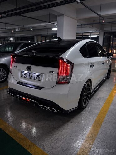 Toyota Prius-2