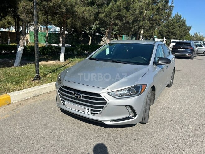 Hyundai Elantra-1