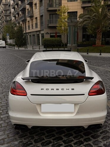Porsche Panamera Turbo-5