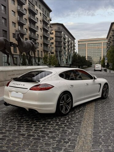 Porsche Panamera Turbo-2
