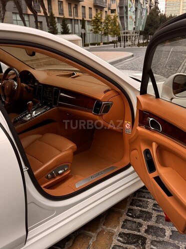 Porsche Panamera Turbo-17