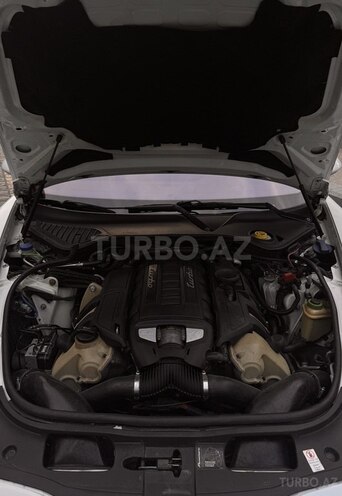 Porsche Panamera Turbo-18