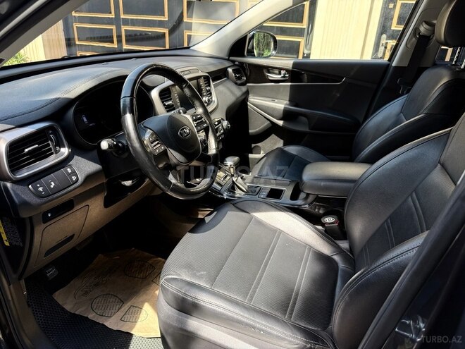 Kia Sorento-11
