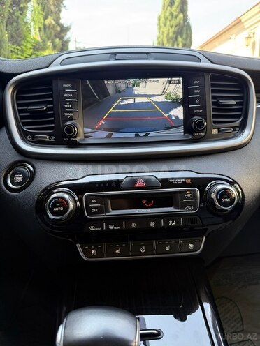 Kia Sorento-16