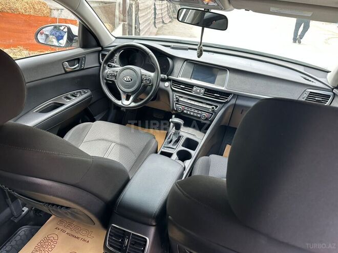Kia Optima-16