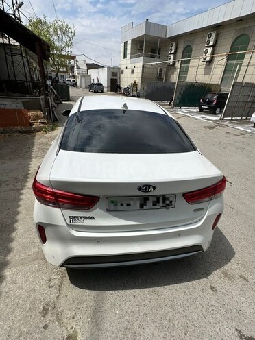 Kia Optima-4