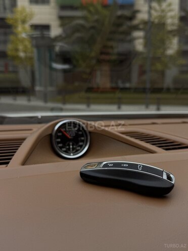 Porsche Panamera Turbo-20