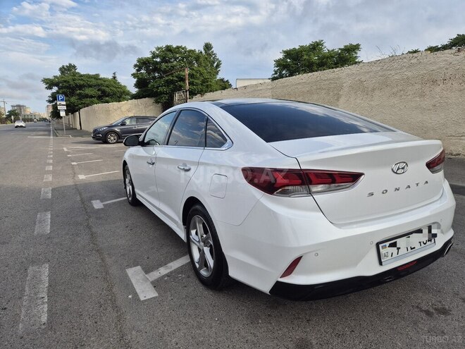 Hyundai Sonata-5