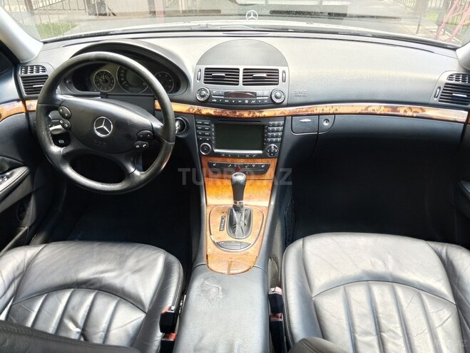 Mercedes E 280-6