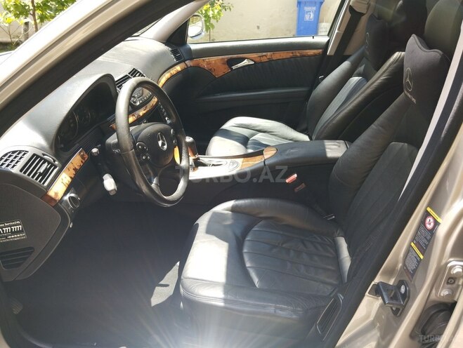 Mercedes E 280-13