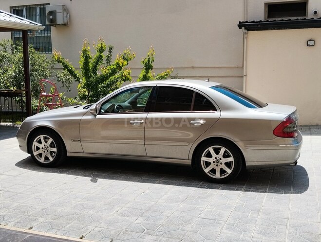 Mercedes E 280-4
