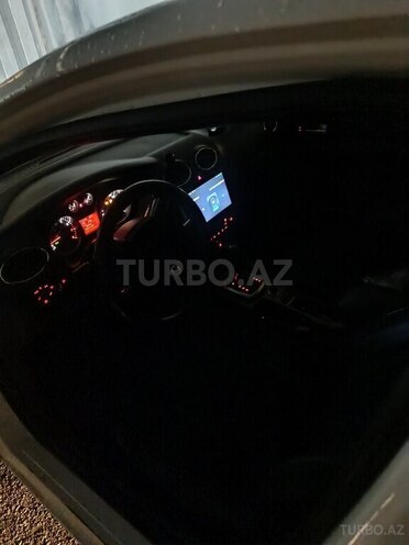 Ford Focus-6