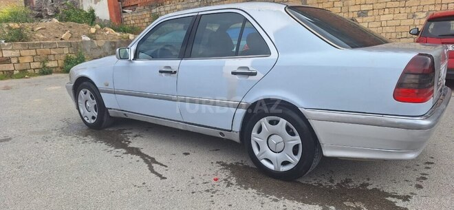Mercedes C 220 1998, 413,000 km - 2.2 л - Xırdalan