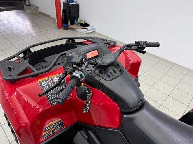 Can-Am Outlander 570-2