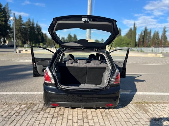 Kia Rio-5