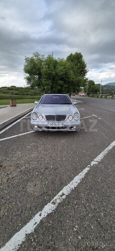 Mercedes E 240-2