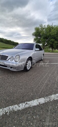 Mercedes E 240-3