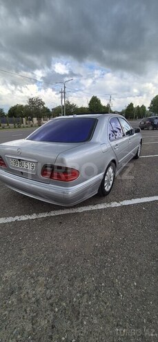 Mercedes E 240-7