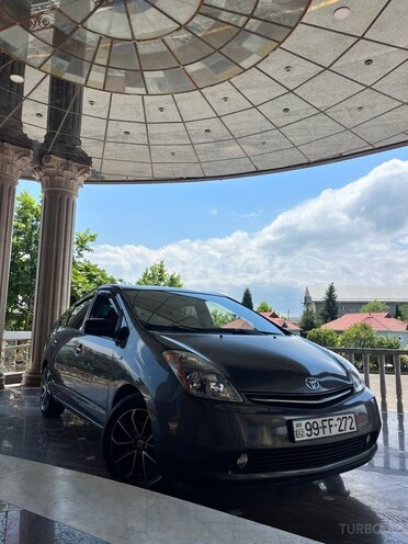 Toyota Prius-2