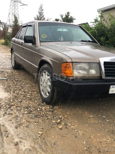 Mercedes 190-2