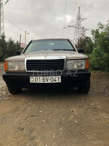 Mercedes 190-1