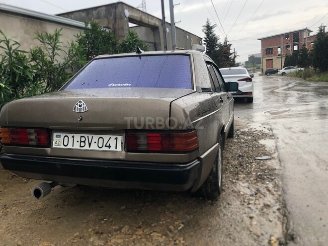 Mercedes 190-4