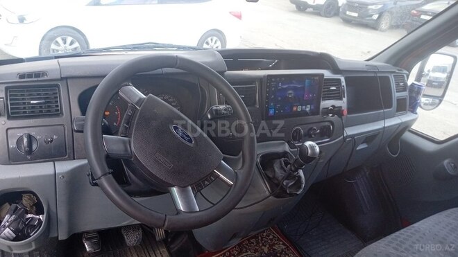 Ford Transit-3